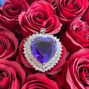 Stunning heart 💜 zirconia pendent fashion jewelry